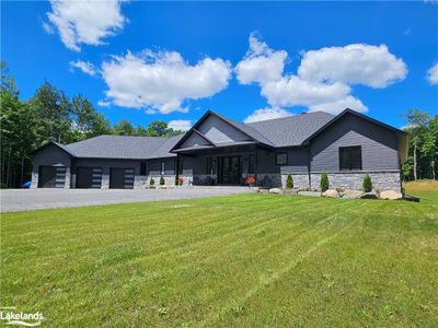 1250 Old Parry Sound Rd, House other with 4 bedrooms, 3 bathrooms and 25 parking in Utterson ON | Image 1