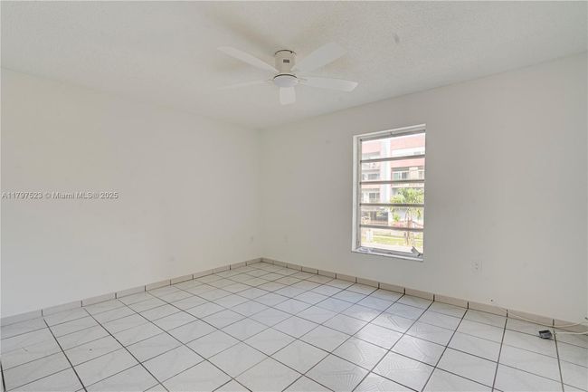 APT-220 - 6095 W 19 Th Ave, Condo with 2 bedrooms, 2 bathrooms and null parking in Hialeah FL | Image 18