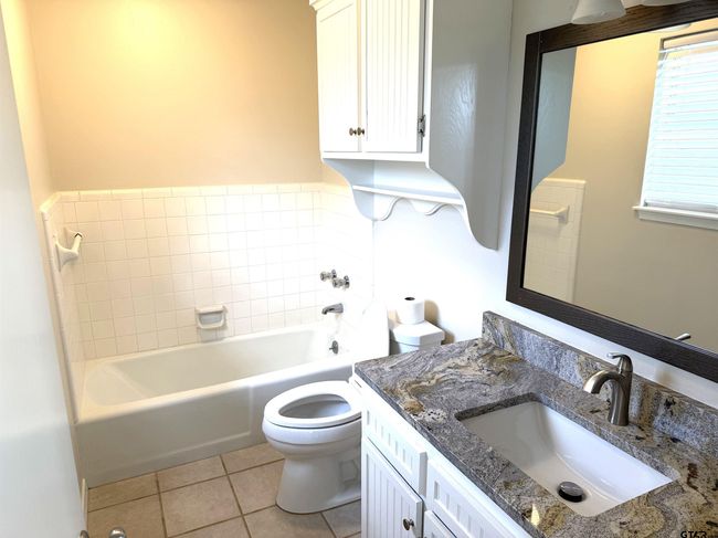 13675 Maple Dr, House other with 3 bedrooms, 2 bathrooms and null parking in Tyler TX | Image 17