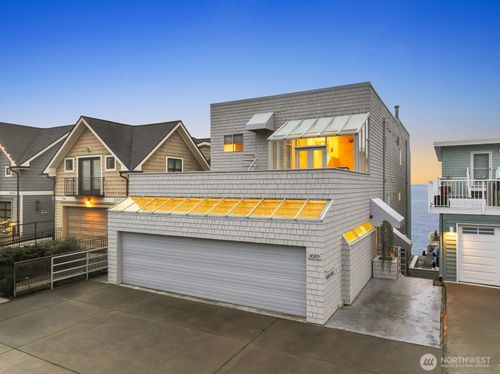 2-3089 Alki Ave Sw, Seattle, WA, 98116-2610 | Card Image