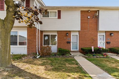 27734 Eastwick Sq, Roseville, MI, 48066 | Card Image
