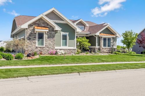 335 Bella Way, SUN PRAIRIE, WI, 53590 | Card Image