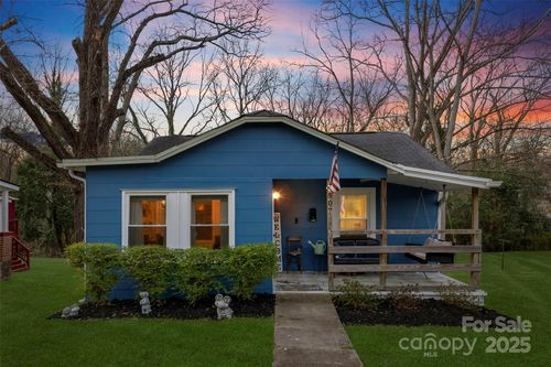 507 S Maple St, Dallas, NC, 28034-2229 | Card Image