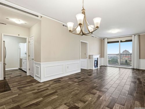 1007-1 Towers Park Ln, San Antonio, TX, 78209-6435 | Card Image
