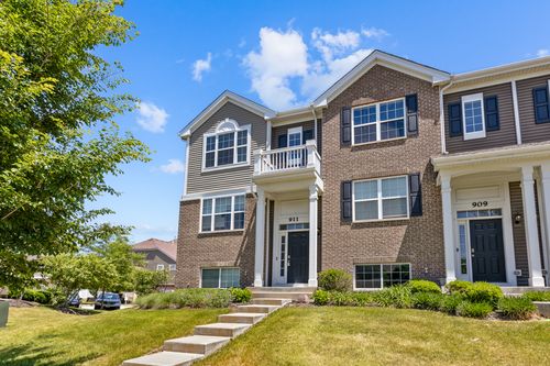 911 Charlton Ln, Naperville, IL, 60563-4050 | Card Image