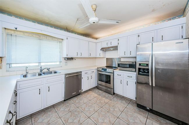 Kitchen | Image 16