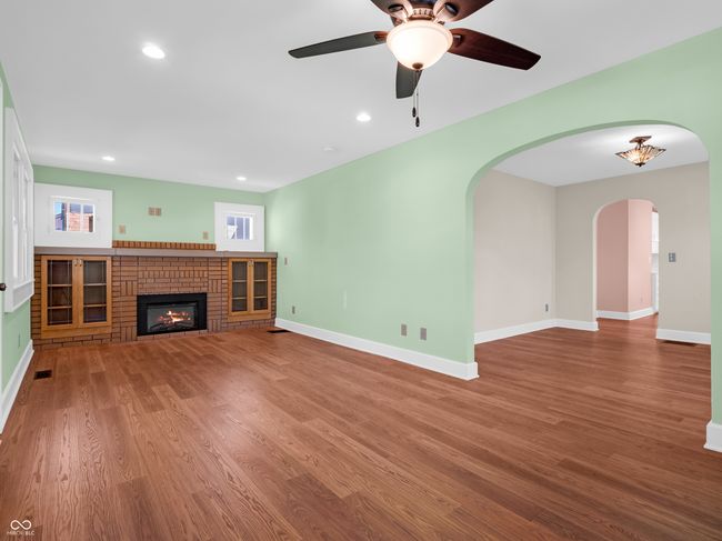 87 S 10 Th Ave, House other with 3 bedrooms, 2 bathrooms and null parking in Beech Grove IN | Image 4