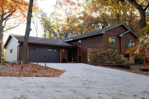 16329 Kenyon St Ne, Ham Lake, MN, 55304-5452 | Card Image