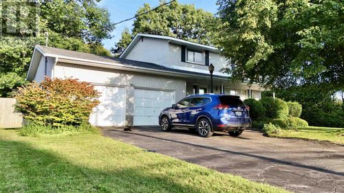 4 Silver Birch Dr, Sault Ste Marie, ON, P6A5S1 | Card Image