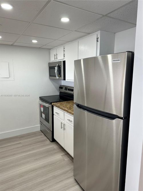 apt-1406-7601 E Treasure Dr, North Bay Village, FL, 33141-4364 | Card Image