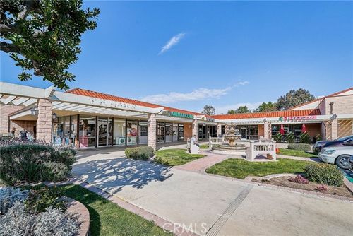 409 E Avenida De Los Arboles, Thousand Oaks, CA, 91360-2935 | Card Image