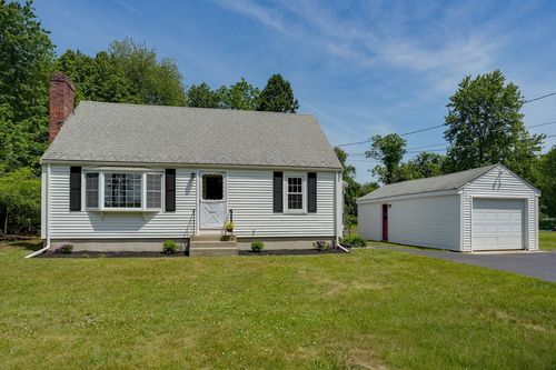 12 Kelley St, Medway, MA, 02053-1421 | Card Image