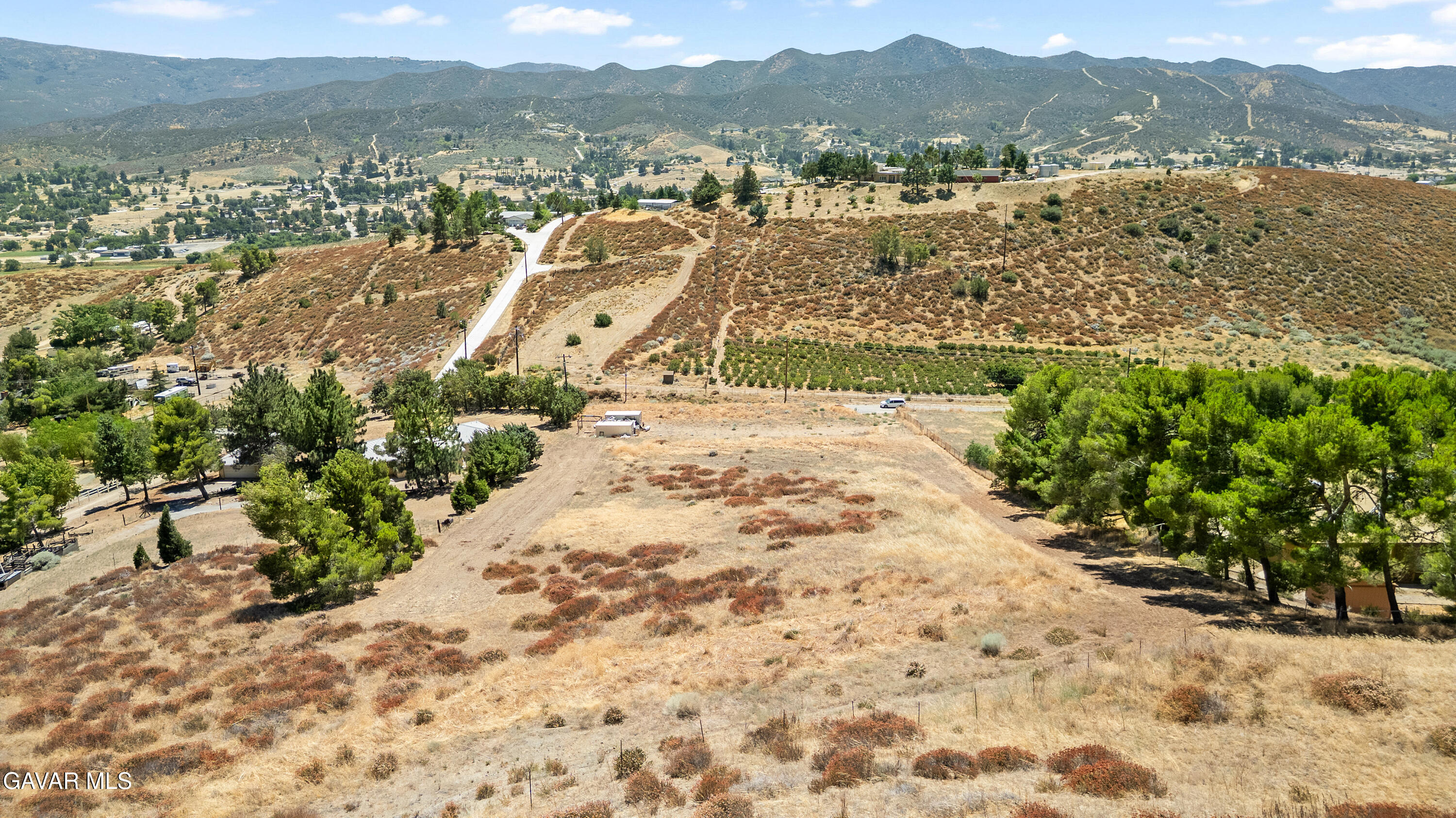 Land in Leona Valley