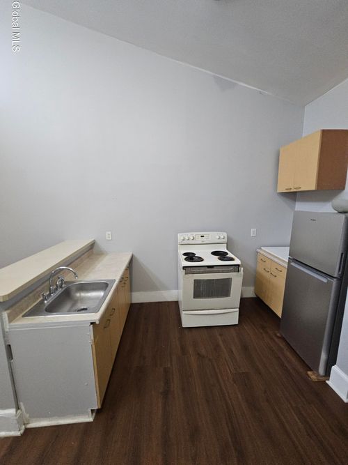 3-119 Grand St, Albany, NY, 12202-1879 | Card Image