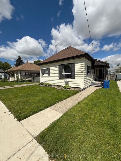 120 Blake St, Wallaceburg, ON, N8A2S4 | Card Image