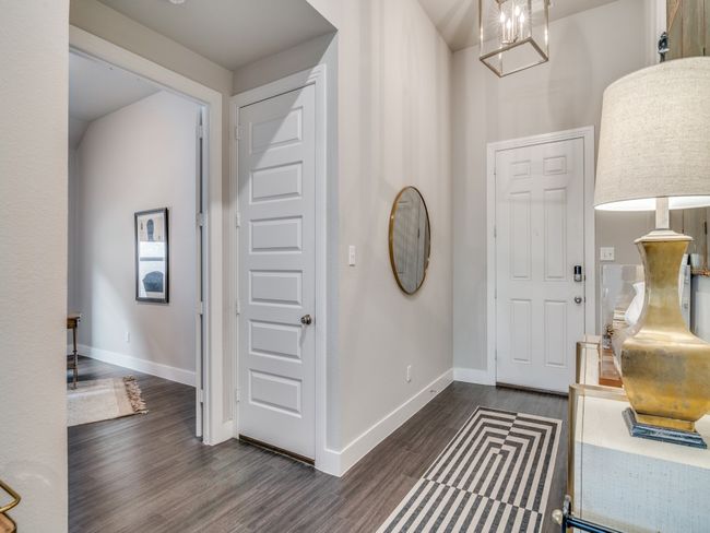 Looking toward Entry with Office to the Left | Image 4