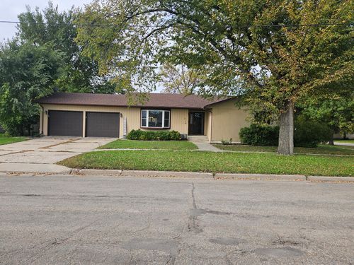 319 3rd St N, Wahpeton, ND, 58075-3957 | Card Image