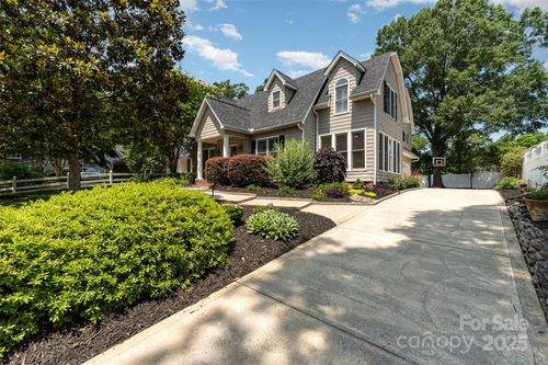 141 Eastover Dr Se, Concord, NC, 28025-3608 | Card Image