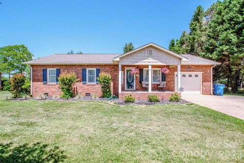 2426 Ashford Dr, Newton, NC, 28658-9101 | Card Image