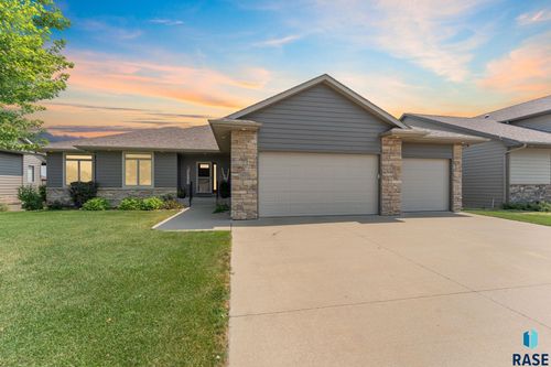 1600 S Kinderhook Ave Avenue, Sioux Falls, SD, 57106 | Card Image