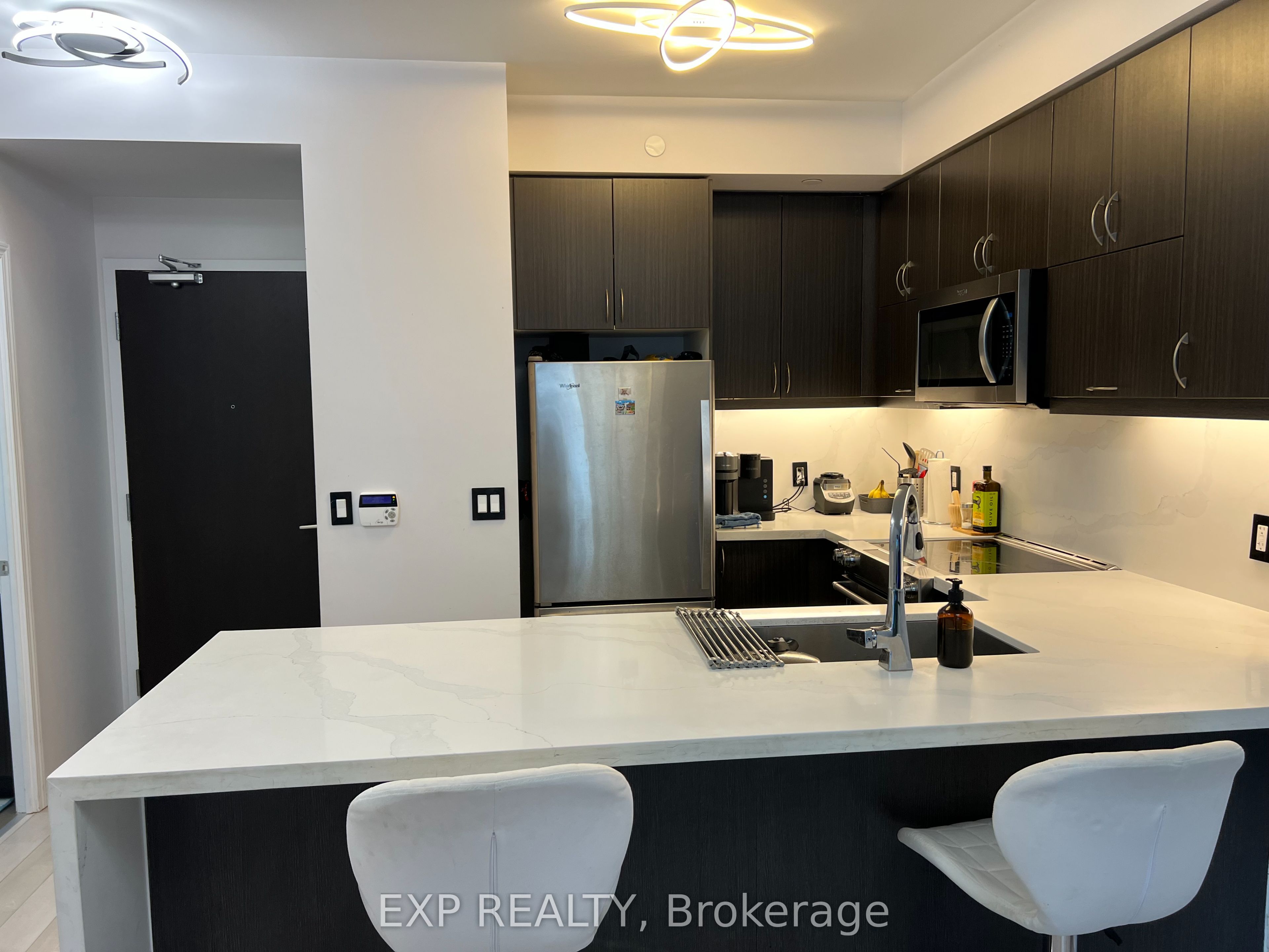Residential in Toronto W06 5
