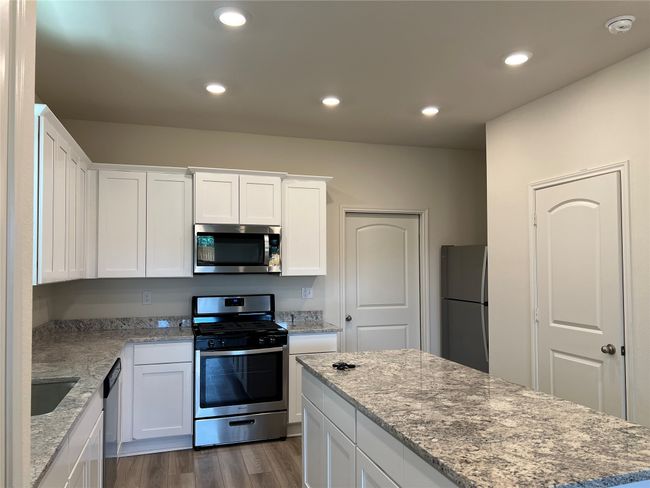 1233 Parker Dr, Townhouse with 4 bedrooms, 3 bathrooms and null parking in Princeton TX | Image 6