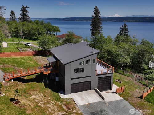 2367 Deer Brush Rd, Greenbank, WA, 98253-9773 | Card Image