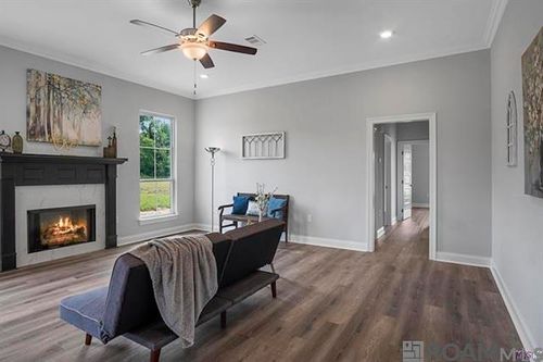 37089 Woodbine Ct, Prairieville, LA, 70769-3636 | Card Image