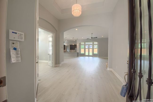 9770 Helotes Hl, House other with 3 bedrooms, 3 bathrooms and null parking in Helotes TX | Image 4