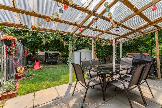 22 Fanshawe Dr, House attached with 4 bedrooms, 3 bathrooms and 2 parking in Brampton ON | Image 32