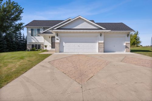221 Glen Ln N, Watkins, MN, 55389-1244 | Card Image