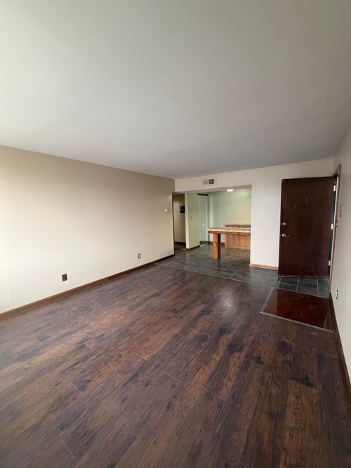 114-3911 Fort St, Trenton, MI, 48183-4178 | Card Image