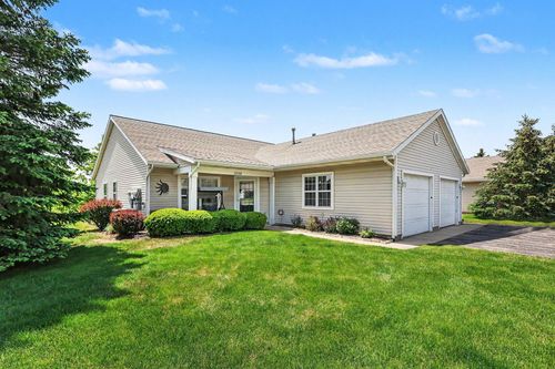 33-3336 Clear Vista Ct Ne, Grand Rapids, MI, 49525-9479 | Card Image