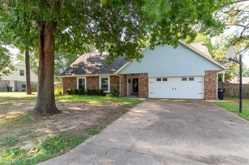 2517 Kingsport St, Broken Arrow, OK, 74011-7813 | Card Image