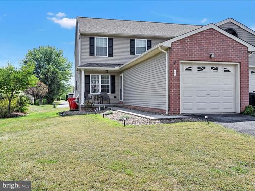 2 Sue Cir, LEBANON, PA, 17042-6885 | Card Image