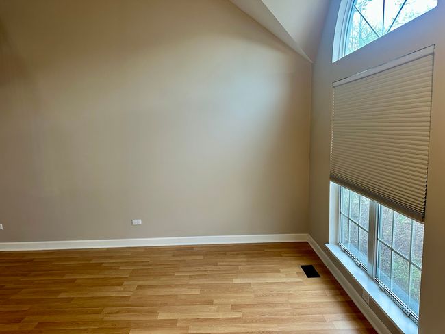 227 Wellington Cir, Townhouse with 2 bedrooms, 2 bathrooms and 1 parking in Gurnee IL | Image 11