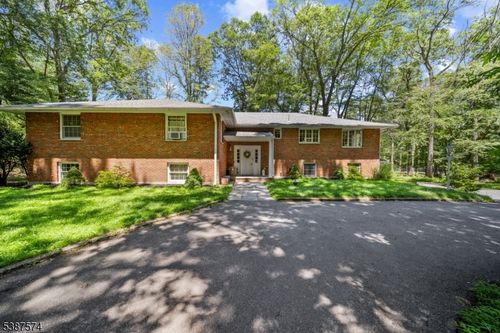 564 State Rt 208, Franklin Lakes, NJ, 07417-2406 | Card Image