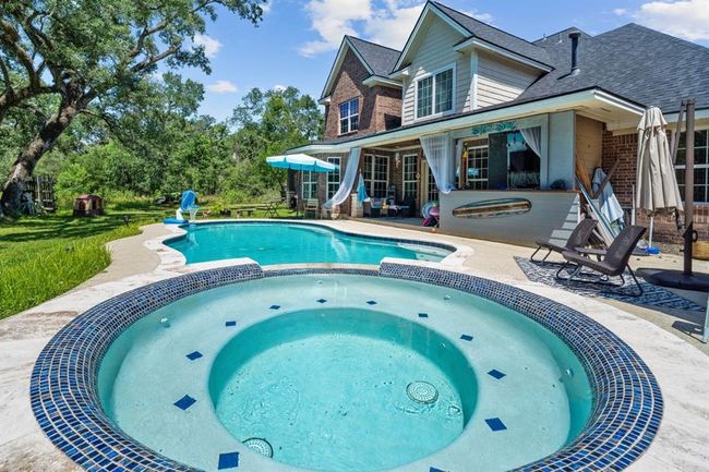 Hot tub with rounded edge for maximum comfort | Image 41