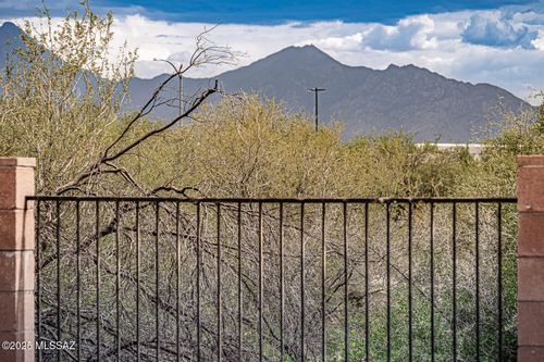 859 W Calle Barranca Seca, Green Valley, AZ, 85614-3820 | Card Image