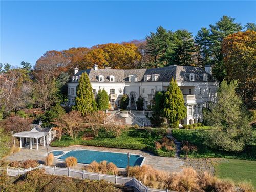 112 Horseshoe Rd, Mill Neck, NY, 11765-1004 | Card Image