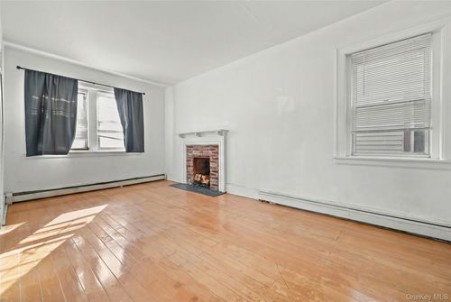 112-25 15th Ave, College Point, NY, 11356-1427 | Card Image