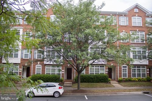 19289 Winmeade Dr, LEESBURG, VA, 20176-6513 | Card Image