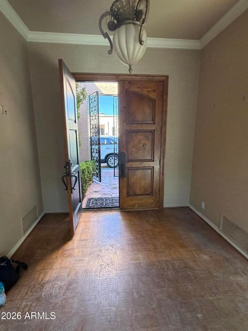 5658 N Scottsdale Rd, Paradise Valley, AZ, 85253-5912 | Card Image