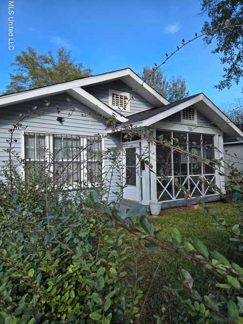 322 E Bell St, Jackson, MS, 39202-2328 | Card Image