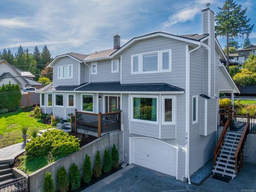 392 Carnegie St, Campbell River, BC, V9W2J5 | Card Image