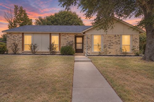 1117 Southridge Dr, Lancaster, TX, 75146-1301 | Card Image