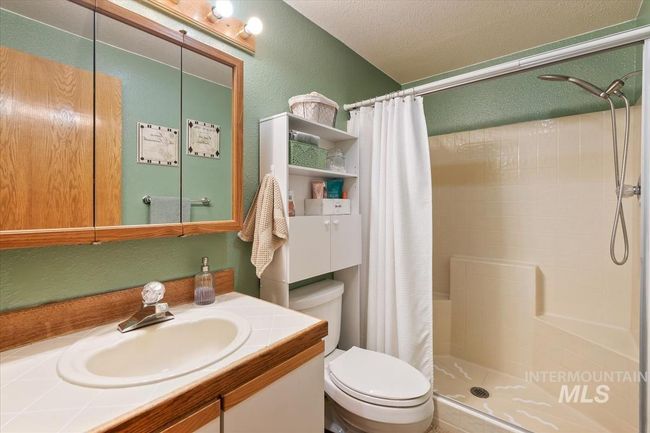 1460 Fairway Ct, House other with 5 bedrooms, 3 bathrooms and 2 parking in Mountain Home ID | Image 20