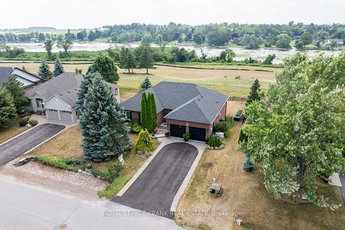 202 Southcrest Dr, Kawartha Lakes, ON, L0C1G0 | Card Image