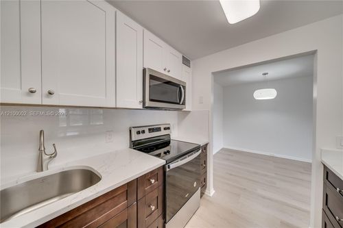 104j-101 Sw 132nd Way, Pembroke Pines, FL, 33027-1666 | Card Image