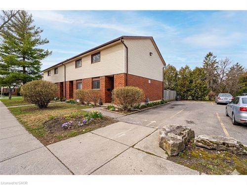 41-25 Garrow Drive, Hamilton, ON, L9C2X2 | Card Image
